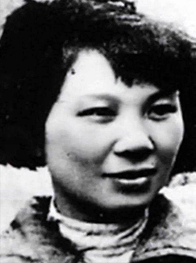 四川挖出了一具女尸,鉴定后确定她是中央苦苦寻找的人