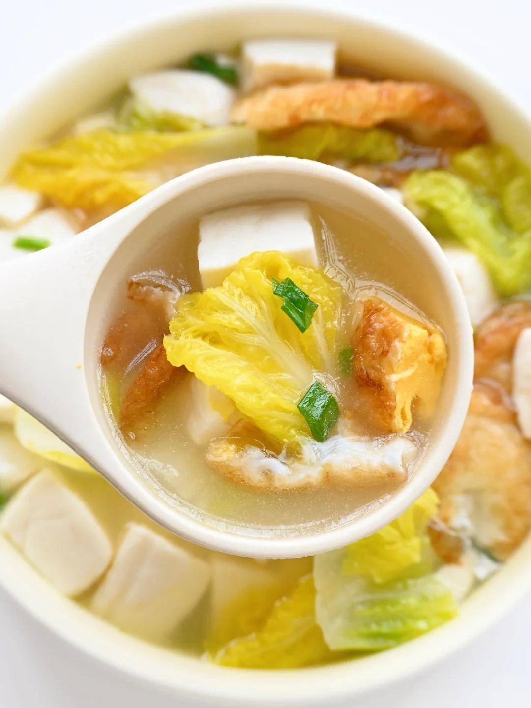 饭店厨师教你白菜豆腐汤清爽解腻很适合全家喝