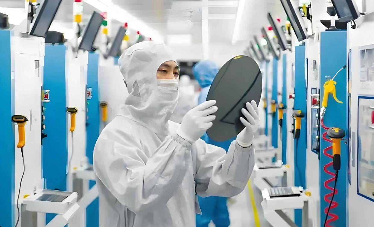 全球首款2nm手机芯片诞生，三星正式官宣量产，“台积电帝国”要被撼动？