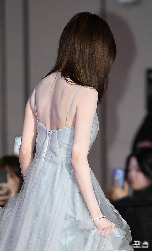 五代女团爱豆遮盖”情侣纹身”引争议，韩网友：以前她都不遮着到处走的！ 插图3