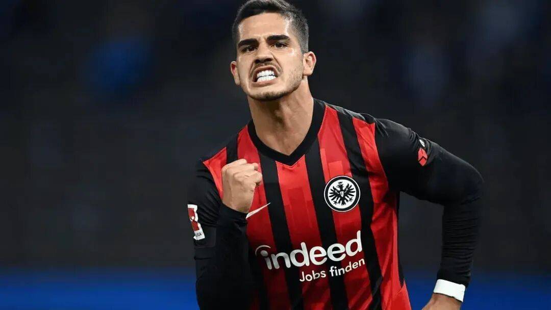 申花正和埃尔切前锋安德烈-席尔瓦谈判；曾获德甲银靴