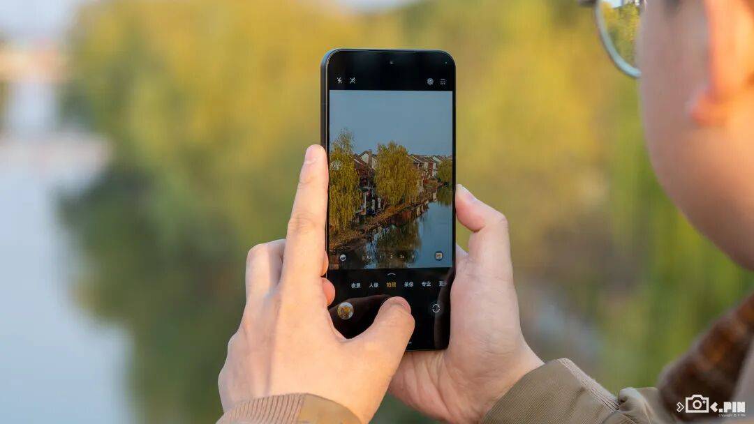 10000mAh电池的手机，被荣耀给做出来了。。。