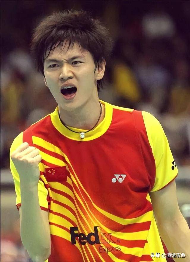 羽坛帅哥鲍春来,带着遗憾退役,没想到跨界当了演员,42岁仍未婚_羽毛球_林丹_决赛