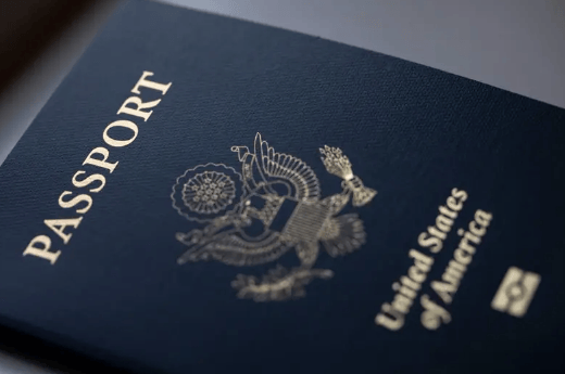 出国旅游前，为何拍下护照背面条码很重要？ -华闻时空