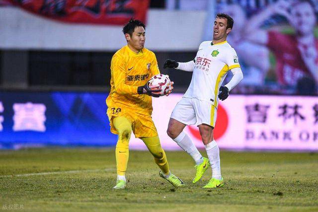 停不下来！云南玉昆又一位国脚大鱼跟着俱乐部冬训亮相，值得期待