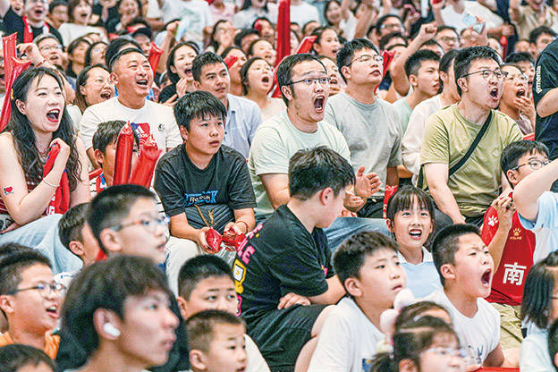 足球直播-NBA直播_英超_世界杯体育【超清在线观看】回归足球本源“苏超”踢出了一记“好球”