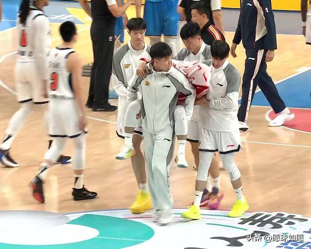 破案！徐杰重伤裁判没有严判原因找到，周琦没错，杜锋后悔一决定