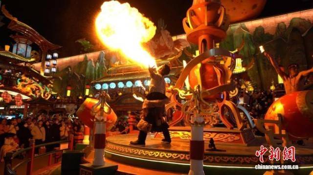 免签“春风”引客来 韩国游客赴华“跨海迎新”-华闻时空