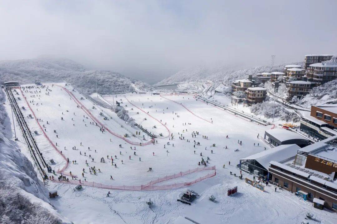 假期花几千块在江浙沪滑雪的中产,被坑哭了_雪场_云上_游客