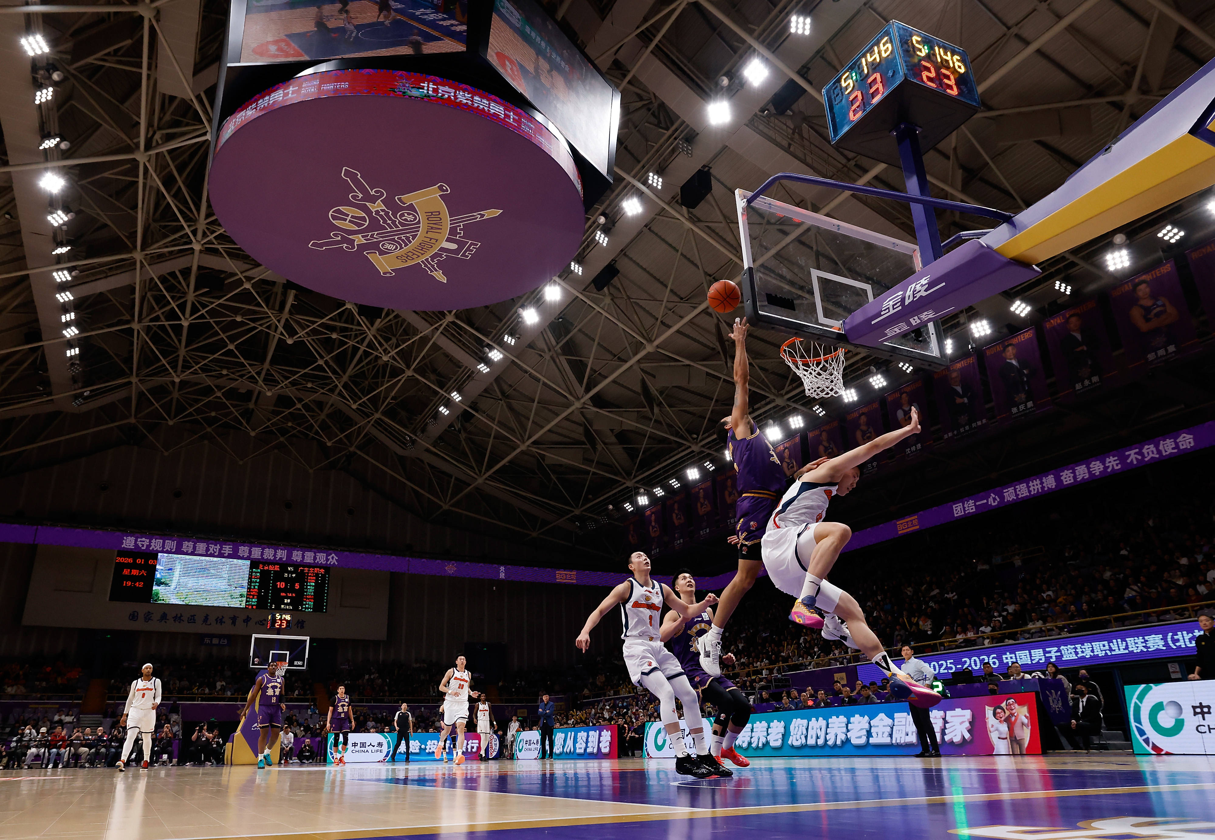 NBA职业联赛中文官网__实时赛程比分+球队资讯体育）篮球——CBA常规赛：北京控股队不敌广东东阳光队