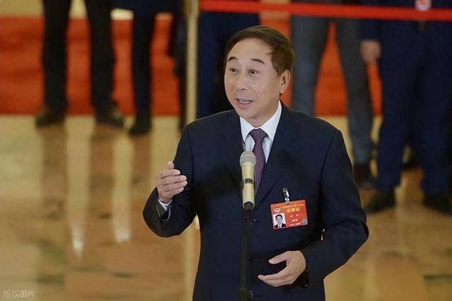 6开云体育- 开云体育官方网站- APP下载8岁冯巩现状曝光：住100平小房纸箱衣服乱扔一次性口罩反复用