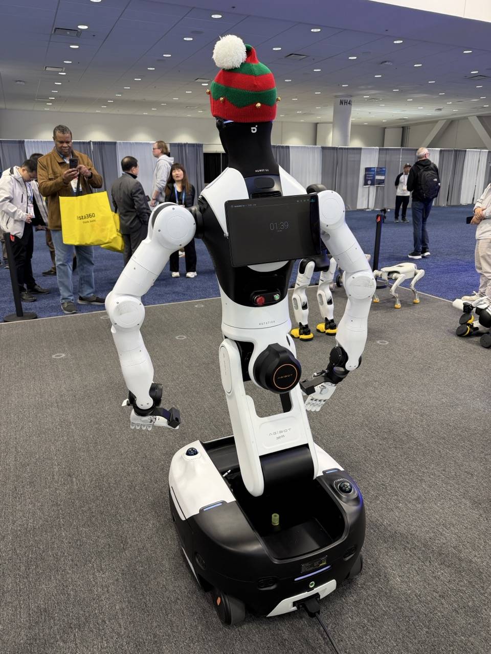 比宇树跳舞更酷！机器人军团征战CES2026，五大趋势已明