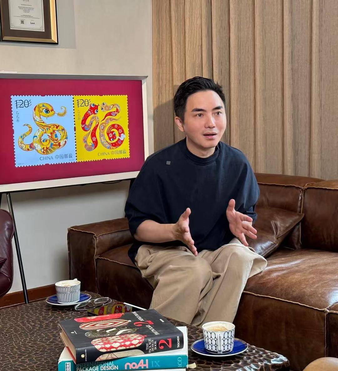 联合国马年生肖邮票16日发行设计师潘虎让铜奔马敦煌色在国际邮票
