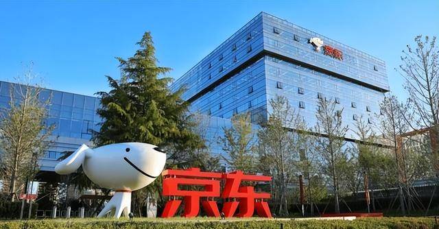 原创             中国第一大民营企业诞生！反超华为和阿里，67万员工创下万亿收入