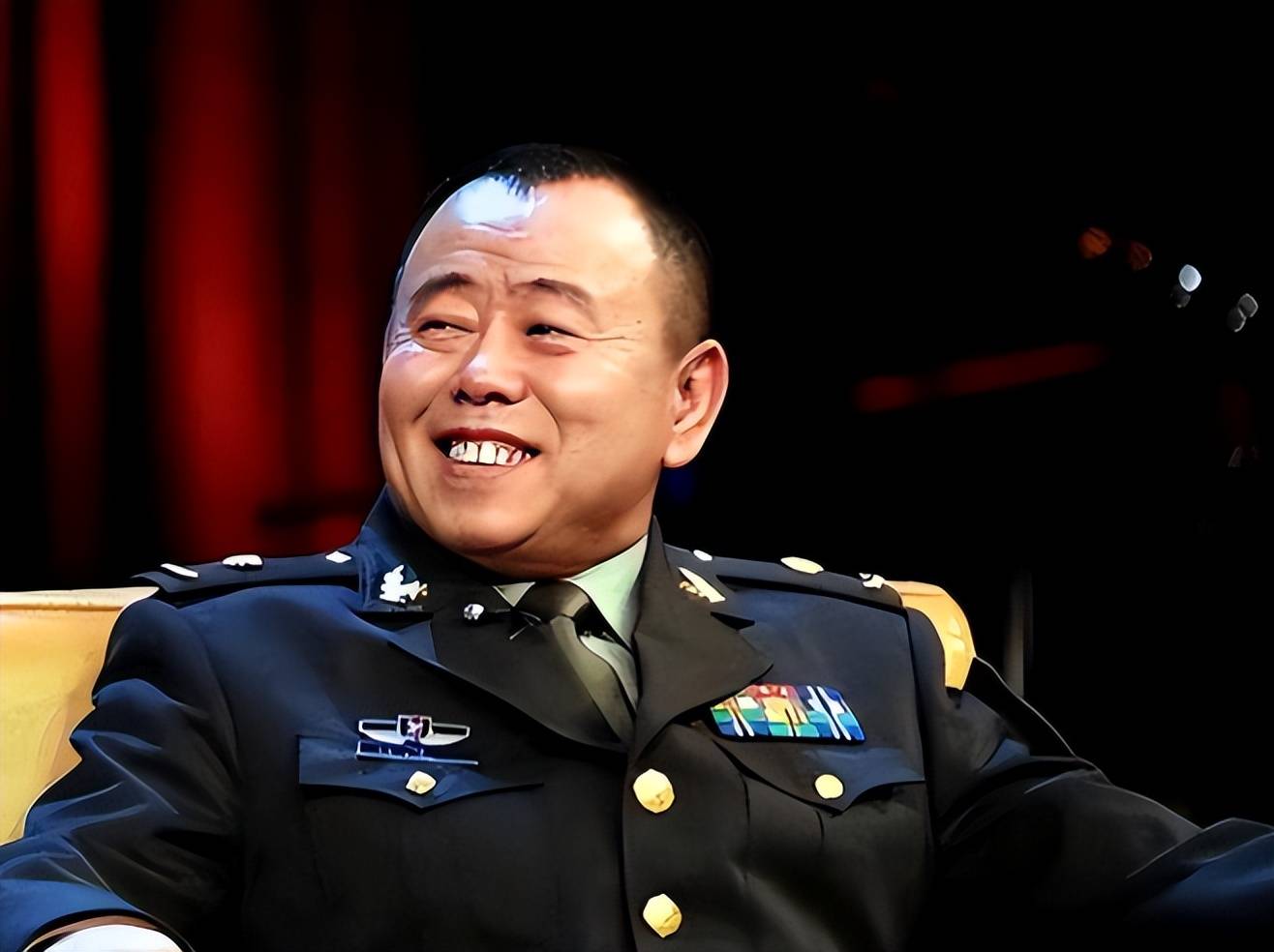 4个老婆,全家移民,享受正师级待遇,潘长江身上哪个标签是真的