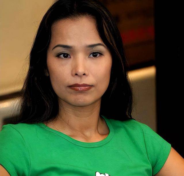 脊柱断裂、前夫已死，63岁韦唯近况曝光，早已走上一条上坡路