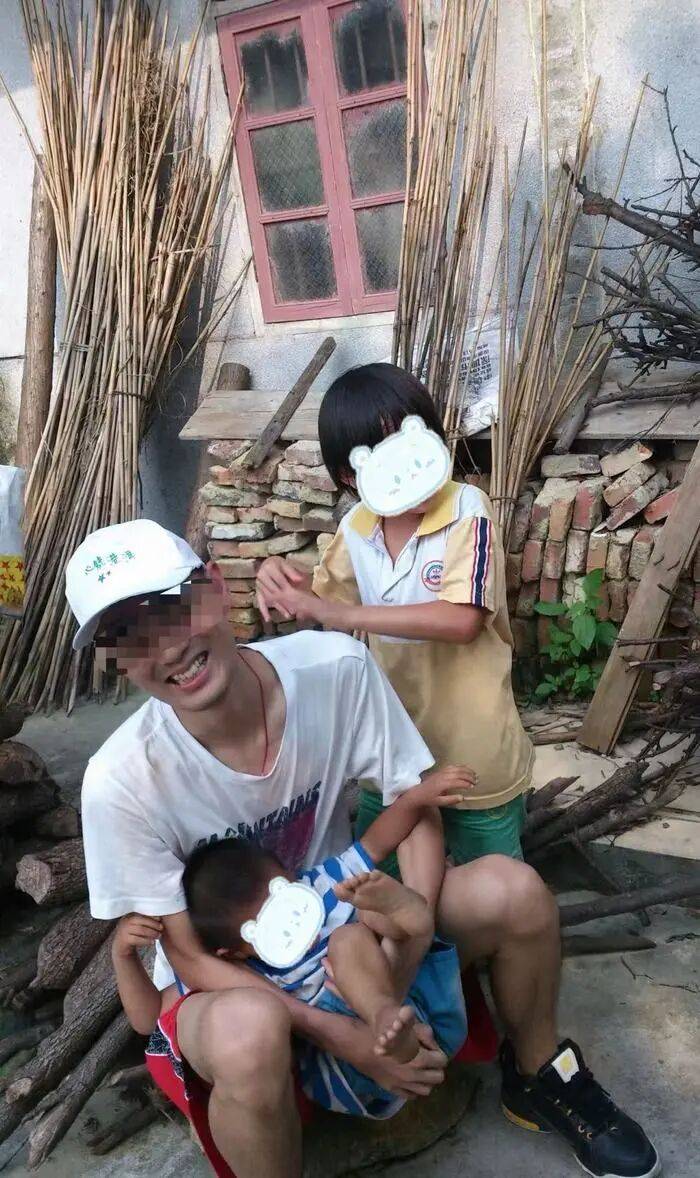 32岁程序员周末猝死，妻子称公司至今未出面做任何解释；公司内部会议：借此提出非法利益诉求的各方，将配合政府部门依法依规处理