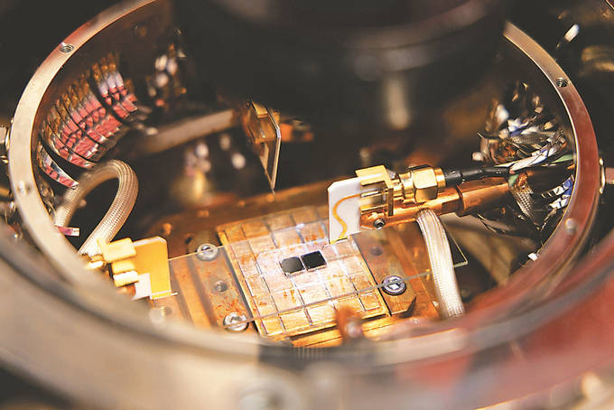 Trung Quốc phát hiện cấu trúc vật liệu nhỏ hơn tóc 100.000 lần, mở đường cho thiết bị mật độ cực hạn