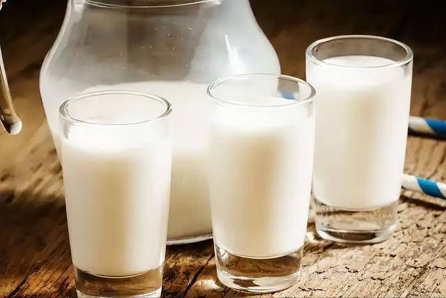 吃他汀不能碰牛奶？医生劝告：不是牛奶，这5种食物再馋也要忌嘴