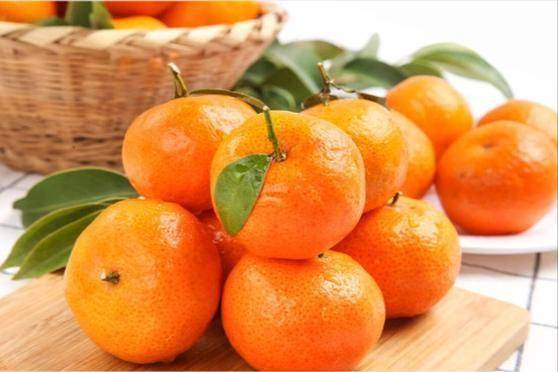 砂糖橘有大功劳！医生表示：砂糖橘对这5 种慢性病有益，推荐常吃