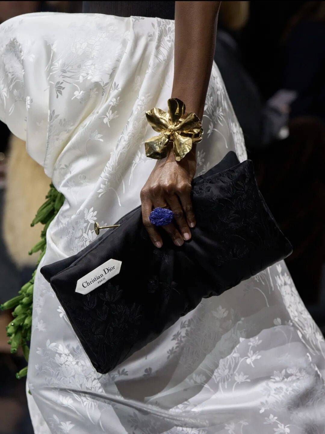 Jonathan_Anderson在DIOR的高级订制首秀，玩出了什么“花样”？