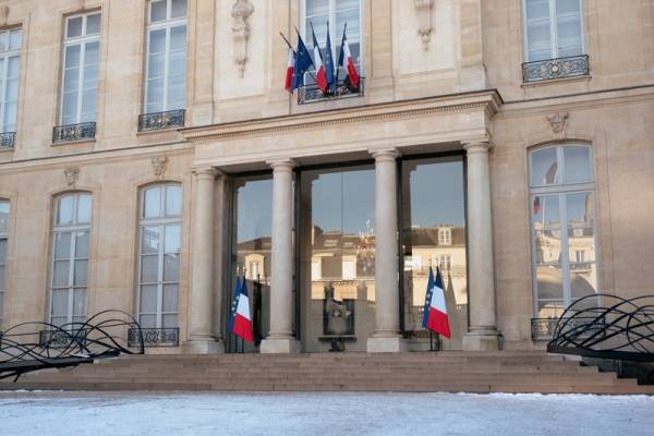 为减少对美依赖，法国将禁止官员使用美国视频会议软件 -华闻时空