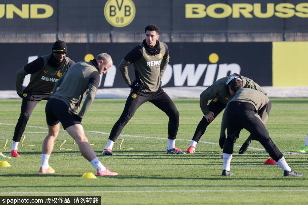 大连足校女足奔赴“春城”，冲刺2026！