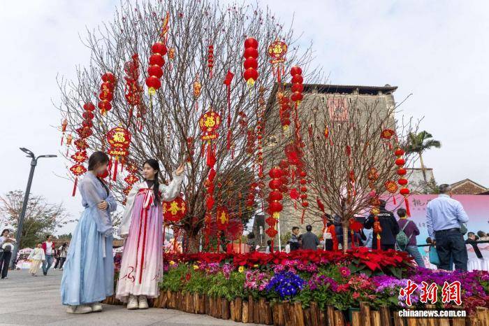 粤港澳三地艺术名家羊城共创画作