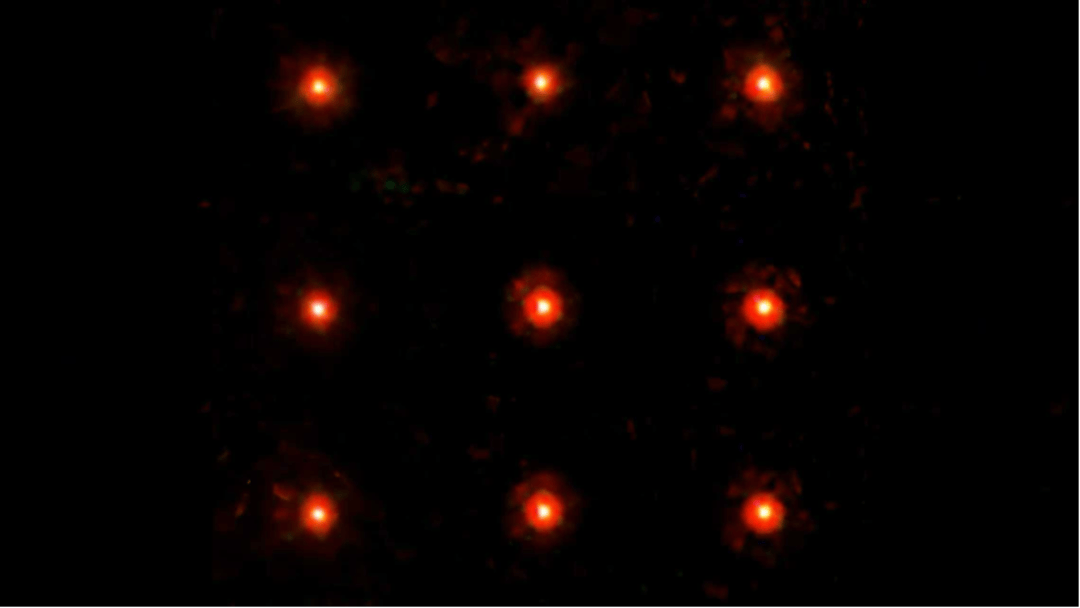 宇宙神秘“小红点”为何那么红？我国科学家提出新解释