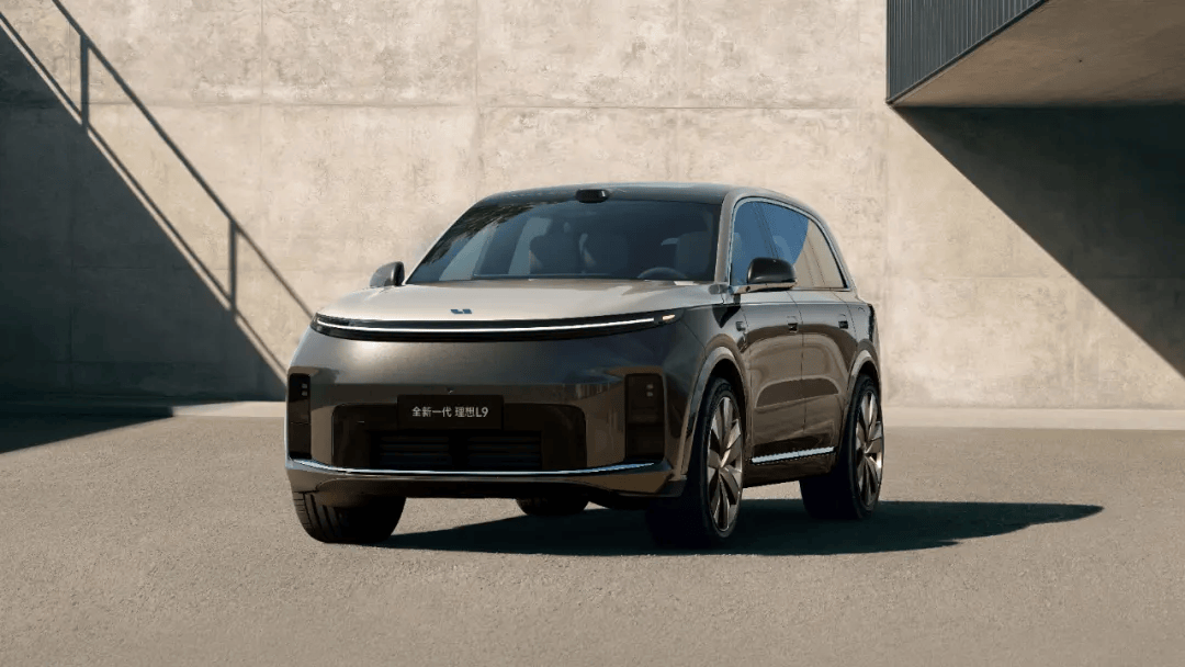 春卷又开车从老L9车主视角来看全新一代理想L9Livis(图1)