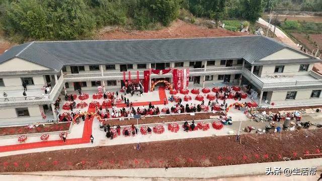 重庆一村庄六户村民合建楼房网友直呼“是建了所学校”镇政乐鱼体育- 乐鱼体育官网- APP世界杯指定平台府工作人员：将老屋推翻后重建手续合规