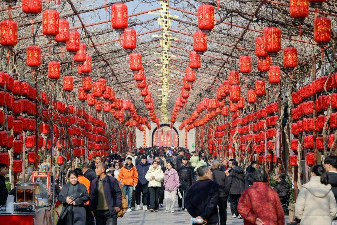 大年初一年味浓 喜乐瞬间暖人心_活动_游客_运城市