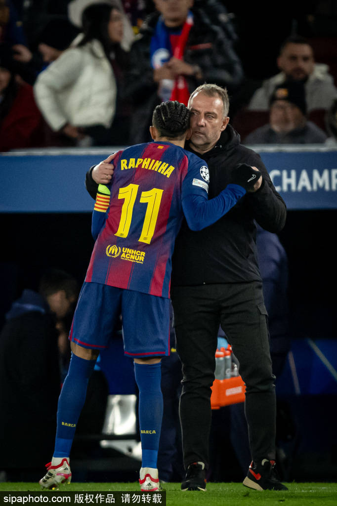 女足联赛焦点战！巴萨女足领跑积分榜对阵格拉纳达 汉斯