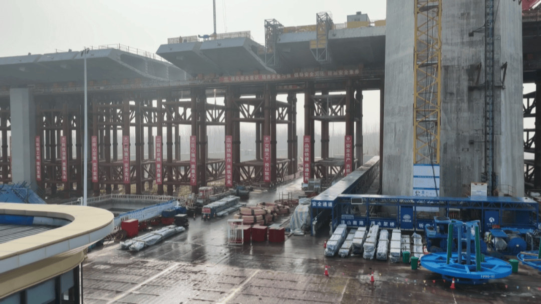 坚守耀江陵丨武松高速江陵至松滋段:抢抓工期 保障进度