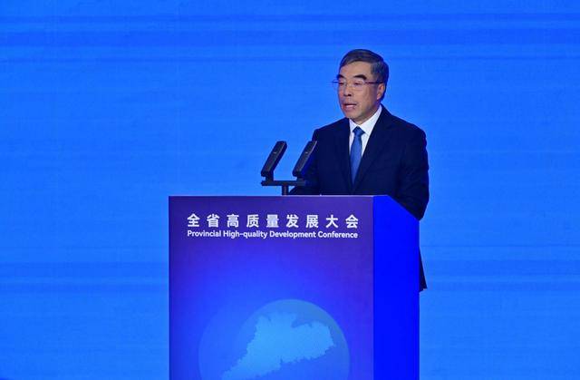 华为公司董事长梁华：华为2025年销售收入超过8800亿元