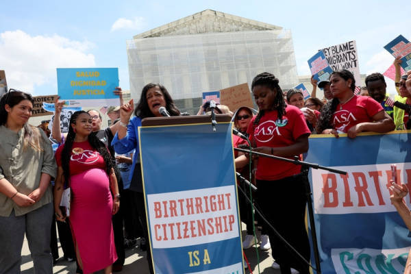 特朗普敲打美最高法院：公民出生权要是也否了，中国就赚爽了！ -华闻时空