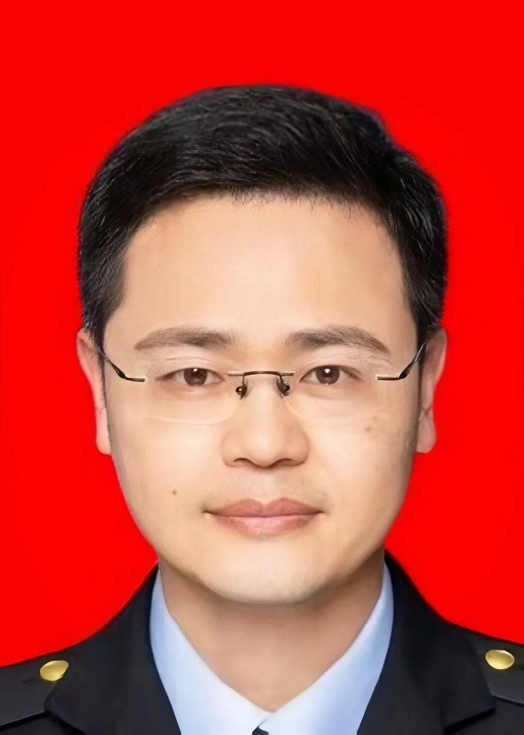 寒冬跳江救人!三人合力上演生死时速_国平_王义顺_男子