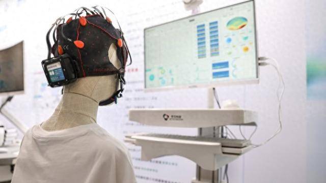 脑机接口：雄心落地，更需耐心