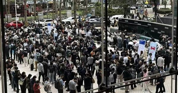 一只“龙虾”彻底刷屏?