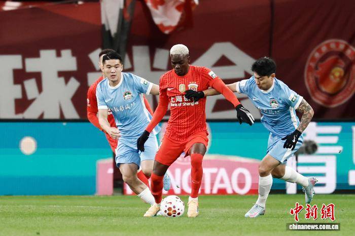 2026赛季中国足球超级联赛：上海海港队主场1比2不敌河南足球俱乐部队