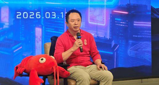 AI越强人类越懒？周鸿祎：用好智能体更操心，未来核心能力是“会指挥、懂操练”