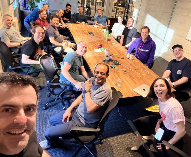 扎克伯格杀红了眼：公测仅一个月，估值5亿的AI天团被Meta火速“连锅端”