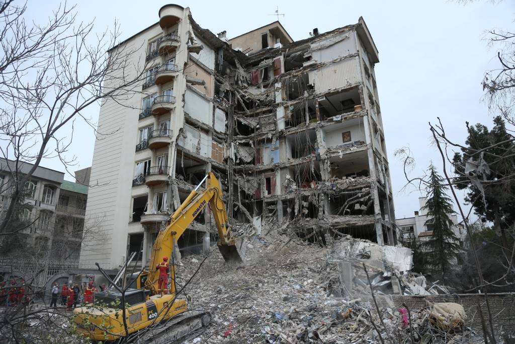 谈判姿态只是烟雾弹？美国被曝计划向伊朗增派精锐部队第82空降师