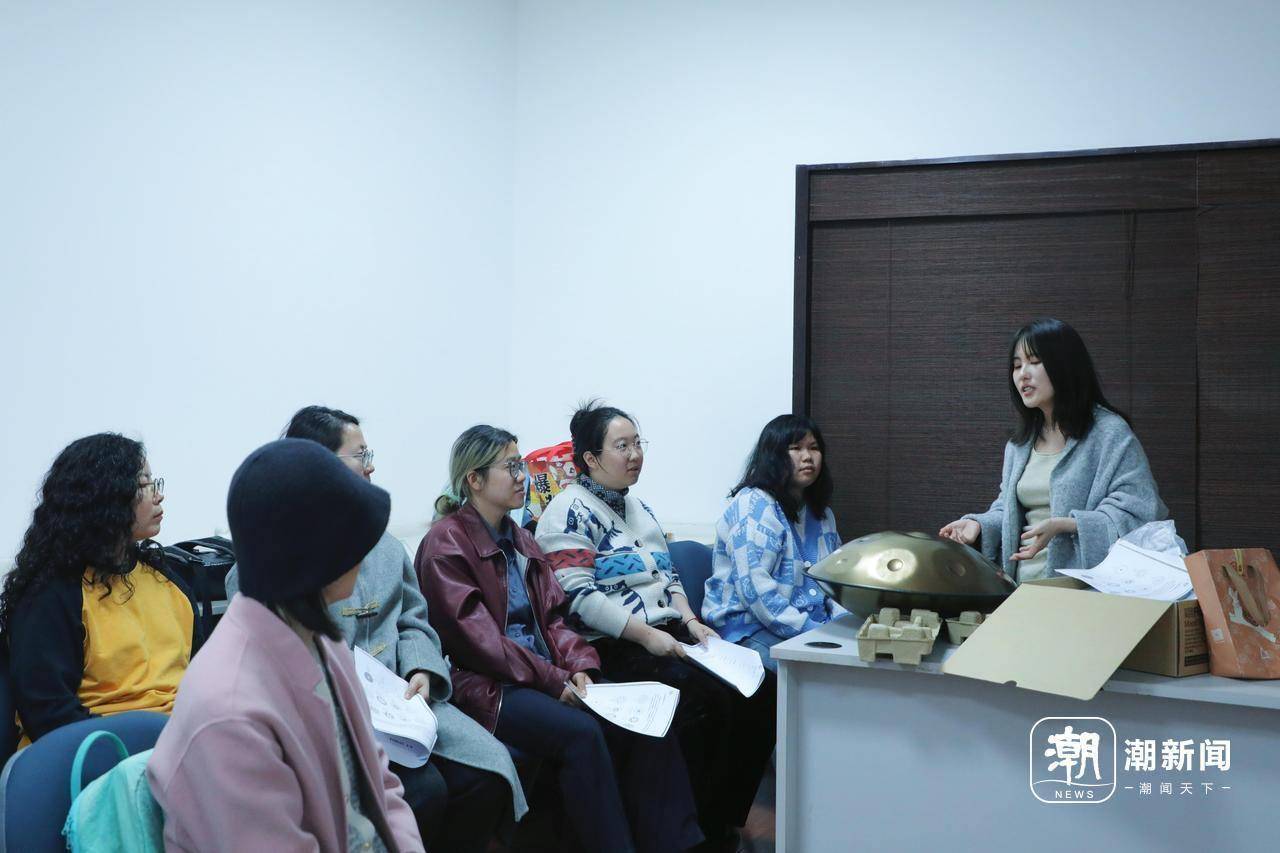 好听又解压，小众乐器手碟成春日夜校年轻人新选择