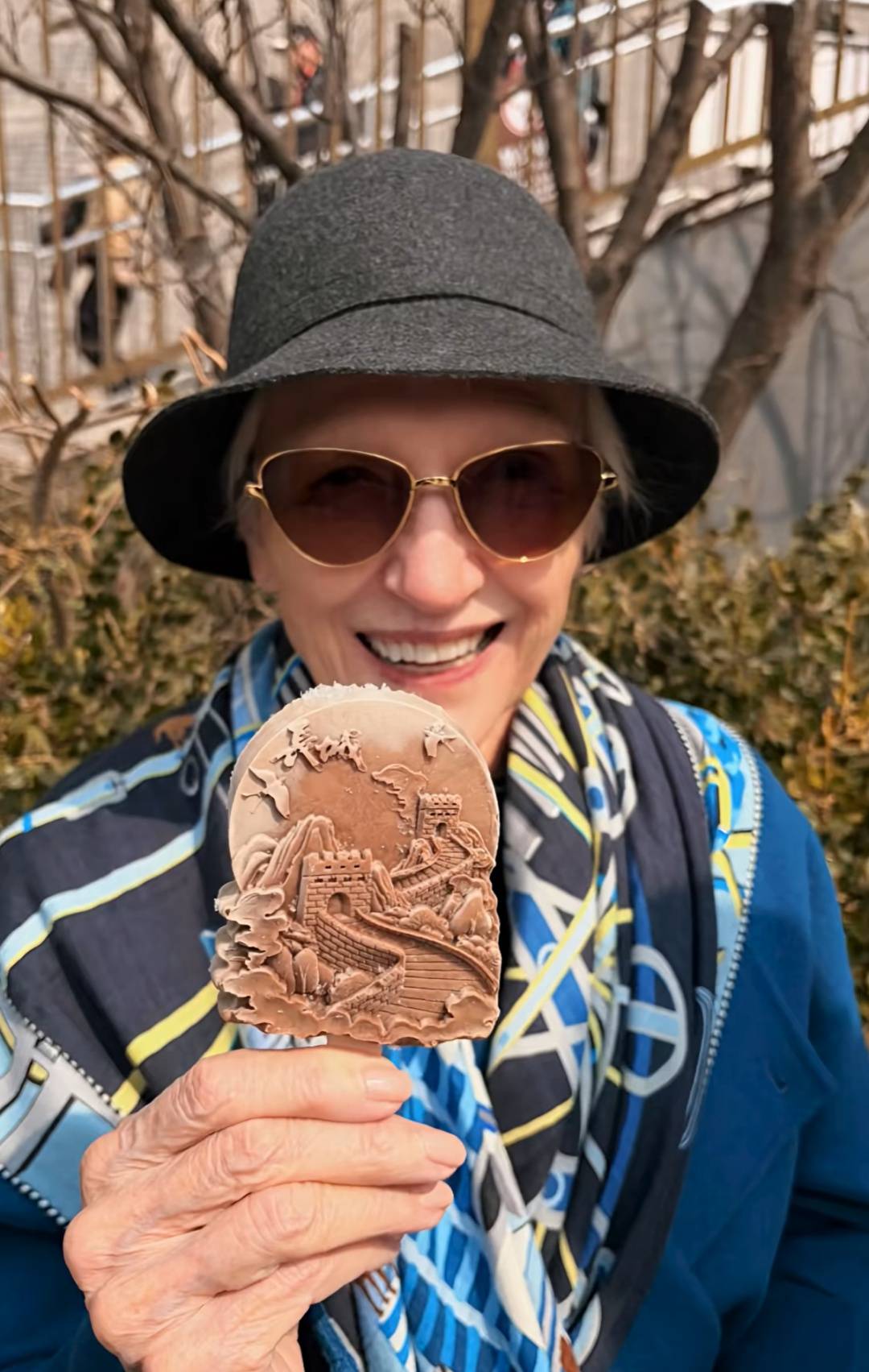 图片[2]-马斯克母亲分享游览长城视频，游览参观防御工事、烽火台和关隘，称“实在令人惊叹” -华闻时空