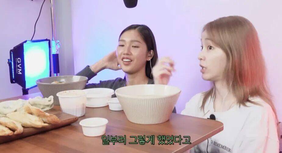 边缘女团成员自曝被公司用作“陪衬人”！被刻意安排她站在组合门面成员身旁 插图