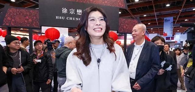 为了郑丽文专机能顺利落地，解放军果断亮出底牌，痛击台独要害