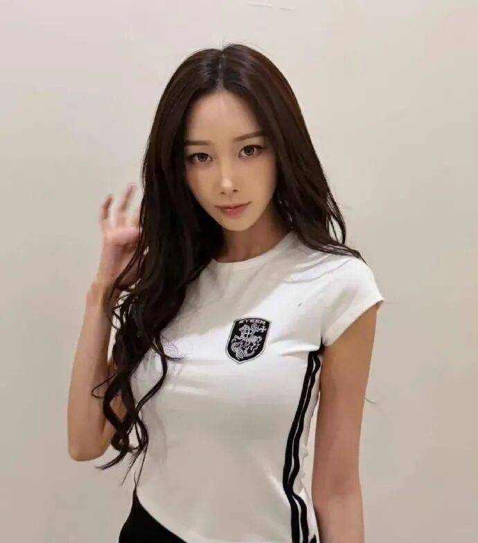 知名女团成员被留言“bitch”，本人霸气回怼，网友力挺！ 插图2