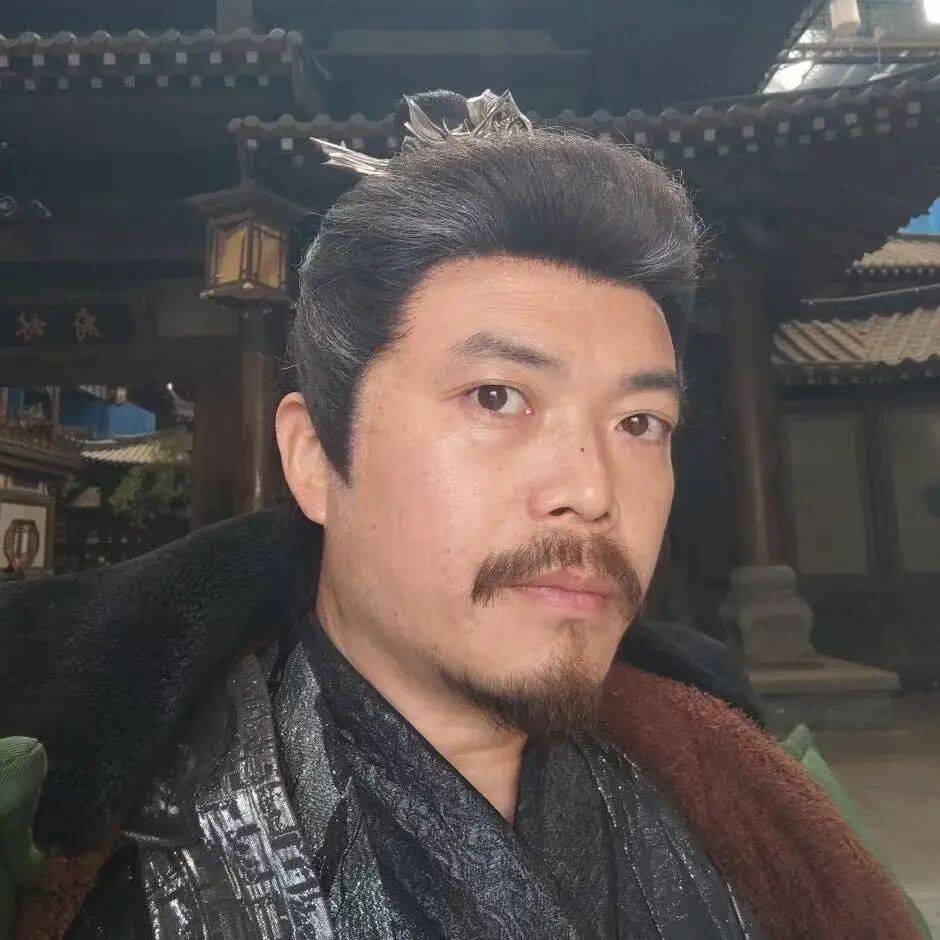AI突袭短剧,“霸总爹”失去了工作