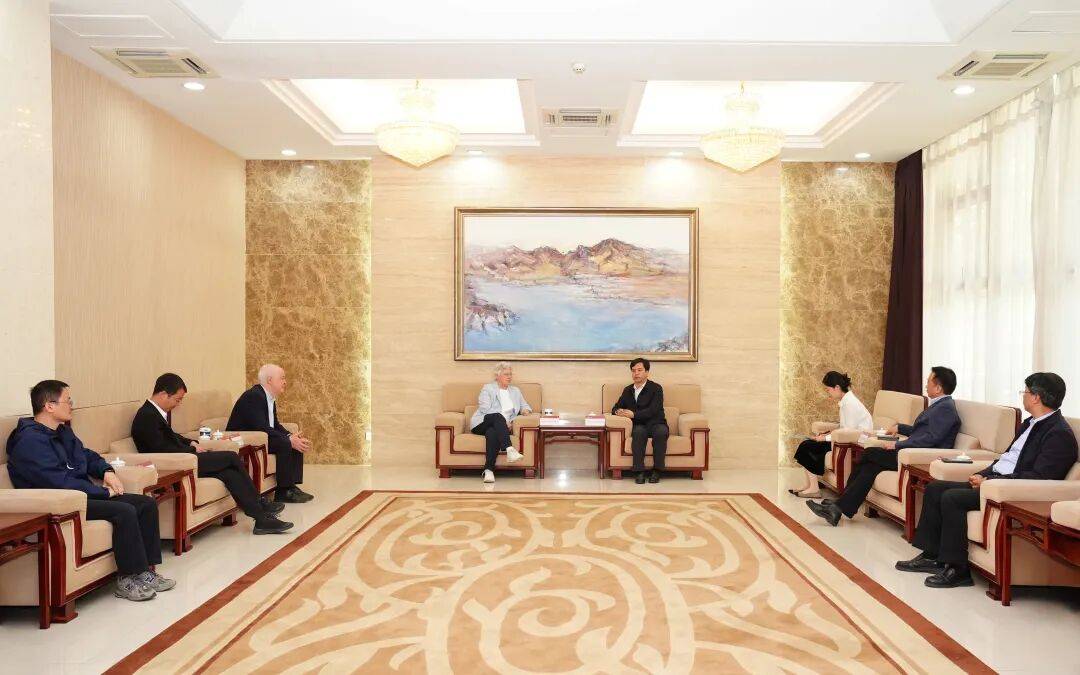 诺贝尔物理学奖得主安妮·吕利耶做客陕师大“长安大讲堂”_阿秒_报告_科学